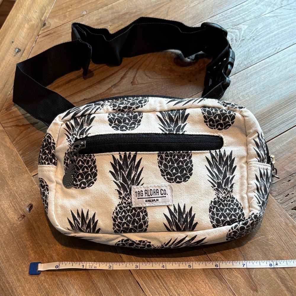 Black and Cream Pineapple Belt Bag